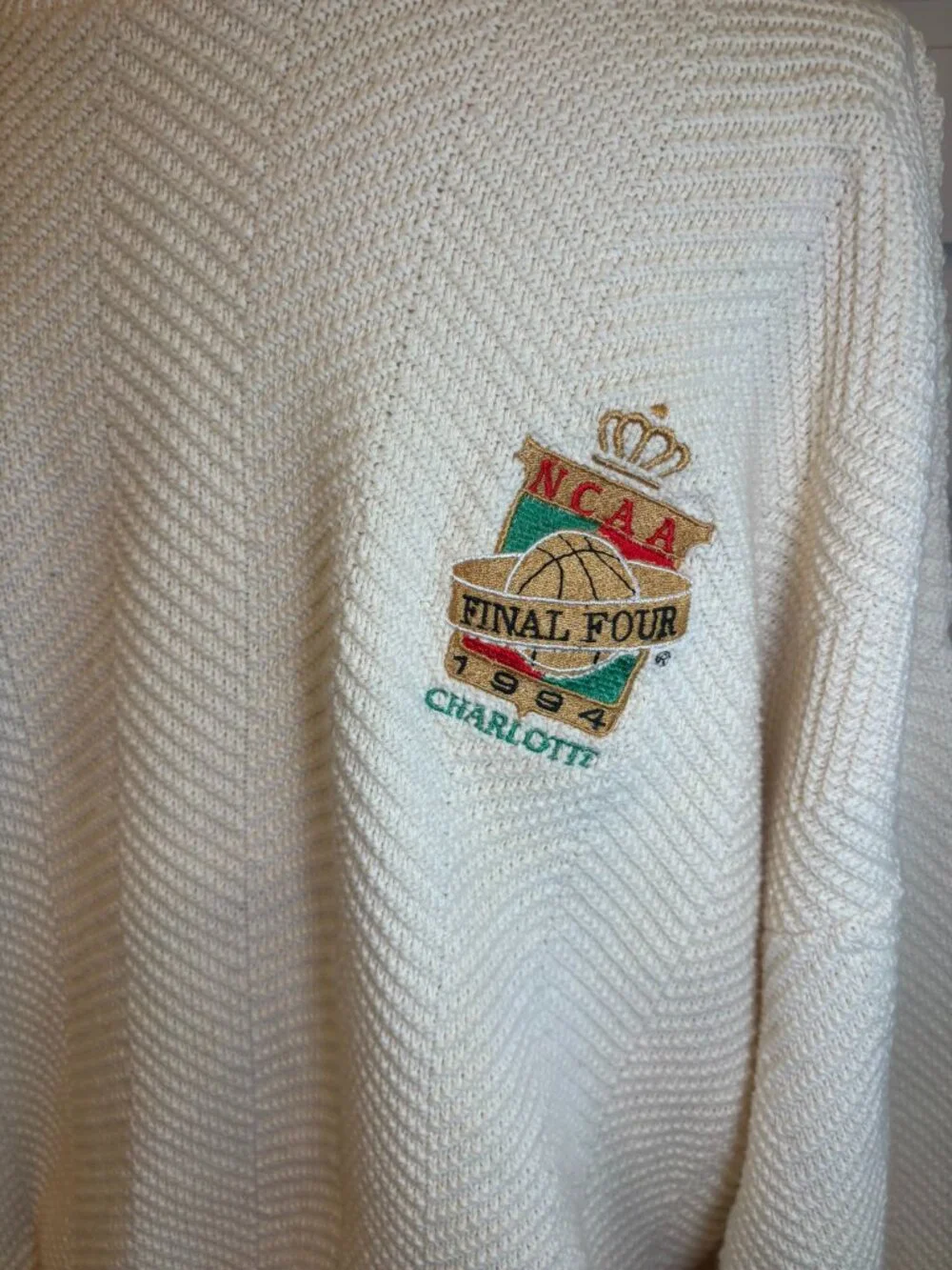 Vintage Collectible 1994 NCAA Final Four Charlotte Knit Sweater Cream Men's XL